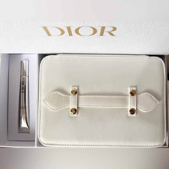 Christian Dior Twill Travel Trunk with Dior Bath Towel, Satin Headband, Serum - Picture 7 of 11